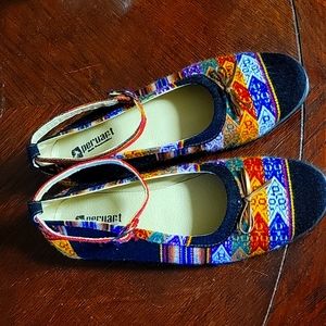 Shoes, brand new. Excellent condition. Unique